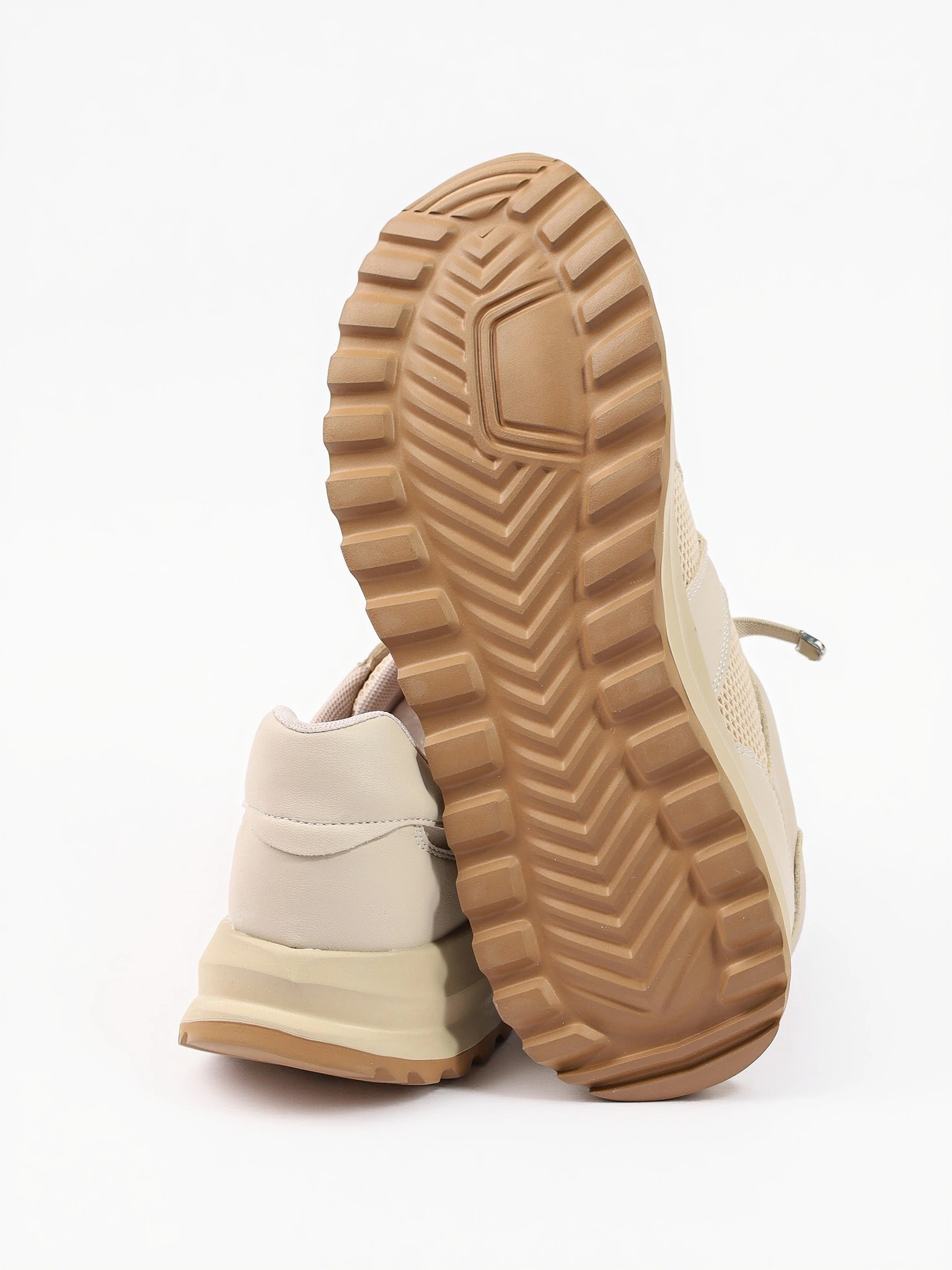 Кроссовки комбинированные бежевого цвета на средней подошве